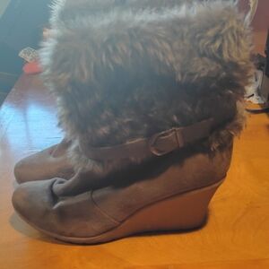 Pre-owned Dark Tan Faux Fur Wedge Boots